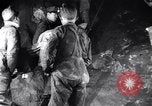 Standbild verletzt Miner's Rescue Franklin New Jersey USA, 1914, aus Sekunde 22 historischem Filmmaterial Videoclip 65675028901