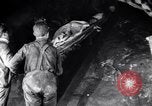 Standbild verletzt Miner's Rescue Franklin New Jersey USA, 1914, aus Sekunde 35 historischem Filmmaterial Videoclip 65675028901