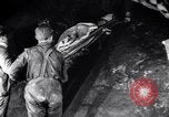 Standbild verletzt Miner's Rescue Franklin New Jersey USA, 1914, aus Sekunde 36 historischem Filmmaterial Videoclip 65675028901