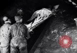 Standbild verletzt Miner's Rescue Franklin New Jersey USA, 1914, aus Sekunde 47 historischem Filmmaterial Videoclip 65675028901
