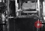 Standbild laden Erze in überspringt Franklin New Jersey USA, 1914, aus Sekunde 53 historischem Filmmaterial Videoclip 65675028917