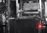 Standbild laden Erze in überspringt Franklin New Jersey USA, 1914, aus Sekunde 54 historischem Filmmaterial Videoclip 65675028917