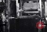 Standbild laden Erze in überspringt Franklin New Jersey USA, 1914, aus Sekunde 56 historischem Filmmaterial Videoclip 65675028917