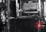 Standbild laden Erze in überspringt Franklin New Jersey USA, 1914, aus Sekunde 58 historischem Filmmaterial Videoclip 65675028917