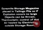 Standbild Umgang mit Dynamit und Detonatoren Franklin New Jersey USA, 1914, aus Sekunde 14 historischem Filmmaterial Videoclip 65675028918