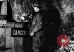 Standbild Dynamite stick Franklin New Jersey USA, 1914, aus Sekunde 16 historischem Filmmaterial Videoclip 65675028920