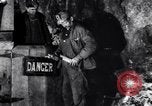 Standbild Dynamite stick Franklin New Jersey USA, 1914, aus Sekunde 27 historischem Filmmaterial Videoclip 65675028920