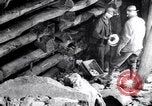 Image boîte contenant de la dynamite et de détonateurs Franklin New Jersey USA, 1914, de la seconde 52 séquences d'archives historiques vidéo 65675028922