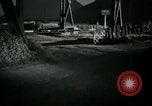 Immagine di Lavoratori in fabbrica Isbergues Francia, 1952, secondo 12 filmato di repertorio 65675028939