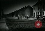 Immagine di Lavoratori in fabbrica Isbergues Francia, 1952, secondo 39 filmato di repertorio 65675028939