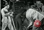 Image des ouvriers d'usine Isbergues France, 1952, de la seconde 38 séquences d'archives historiques vidéo 65675028940