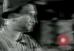 Image des ouvriers d'usine Isbergues France, 1952, de la seconde 47 séquences d'archives historiques vidéo 65675028940