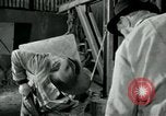 Image des ouvriers d'usine Isbergues France, 1952, de la seconde 61 séquences d'archives historiques vidéo 65675028940