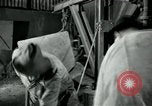 Image des ouvriers d'usine Isbergues France, 1952, de la seconde 62 séquences d'archives historiques vidéo 65675028940