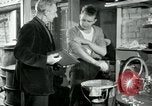 Immagine di Francese operaio di fabbrica Robert e i suoi genitori Isbergues Francia, 1952, secondo 28 filmato di repertorio 65675028941