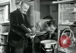 Immagine di Francese operaio di fabbrica Robert e i suoi genitori Isbergues Francia, 1952, secondo 38 filmato di repertorio 65675028941