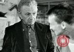 Immagine di Francese operaio di fabbrica Robert e i suoi genitori Isbergues Francia, 1952, secondo 57 filmato di repertorio 65675028941