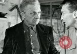 Immagine di Francese operaio di fabbrica Robert e i suoi genitori Isbergues Francia, 1952, secondo 61 filmato di repertorio 65675028941