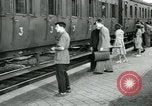 Immagine di Nelle classi del sindacalismo Parigi Francia, 1952, secondo 16 filmato di repertorio 65675028942