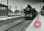 Immagine di Unione lavoratori riuniti Parigi Francia, 1952, secondo 3 filmato di repertorio 65675028943
