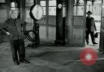 Immagine di Unione lavoratori riuniti Parigi Francia, 1952, secondo 16 filmato di repertorio 65675028943