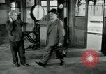 Immagine di Unione lavoratori riuniti Parigi Francia, 1952, secondo 19 filmato di repertorio 65675028943