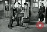 Immagine di Unione lavoratori riuniti Parigi Francia, 1952, secondo 26 filmato di repertorio 65675028943