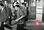 Immagine di Unione lavoratori riuniti Parigi Francia, 1952, secondo 30 filmato di repertorio 65675028943