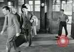 Immagine di Unione lavoratori riuniti Parigi Francia, 1952, secondo 32 filmato di repertorio 65675028943