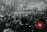 Immagine di Unione lavoratori riuniti Parigi Francia, 1952, secondo 35 filmato di repertorio 65675028943