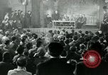 Immagine di Unione lavoratori riuniti Parigi Francia, 1952, secondo 50 filmato di repertorio 65675028943