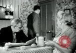 Immagine di Unione lavoratori di preavviso Isbergues Francia, 1952, secondo 5 filmato di repertorio 65675028945