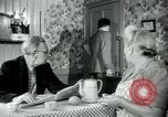 Immagine di Unione lavoratori di preavviso Isbergues Francia, 1952, secondo 28 filmato di repertorio 65675028945