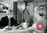 Immagine di Unione lavoratori di preavviso Isbergues Francia, 1952, secondo 32 filmato di repertorio 65675028945