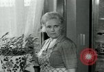 Immagine di La rivolta dei lavoratori Isbergues Francia, 1952, secondo 14 filmato di repertorio 65675028946