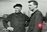 Immagine di La rivolta dei lavoratori Isbergues Francia, 1952, secondo 33 filmato di repertorio 65675028946