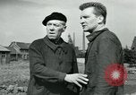 Immagine di La rivolta dei lavoratori Isbergues Francia, 1952, secondo 35 filmato di repertorio 65675028946