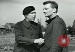 Immagine di La rivolta dei lavoratori Isbergues Francia, 1952, secondo 36 filmato di repertorio 65675028946