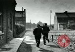 Immagine di La rivolta dei lavoratori Isbergues Francia, 1952, secondo 40 filmato di repertorio 65675028946