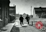 Immagine di La rivolta dei lavoratori Isbergues Francia, 1952, secondo 41 filmato di repertorio 65675028946
