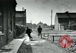 Immagine di La rivolta dei lavoratori Isbergues Francia, 1952, secondo 42 filmato di repertorio 65675028946
