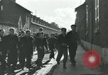 Immagine di La rivolta dei lavoratori Isbergues Francia, 1952, secondo 45 filmato di repertorio 65675028946