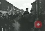 Immagine di La rivolta dei lavoratori Isbergues Francia, 1952, secondo 47 filmato di repertorio 65675028946
