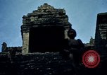 Standbild Statue von Vishnu in Siem Reap Kambodscha, 1939, aus Sekunde 38 historischem Filmmaterial Videoclip 65675028961