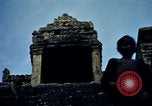 Standbild Statue von Vishnu in Siem Reap Kambodscha, 1939, aus Sekunde 39 historischem Filmmaterial Videoclip 65675028961