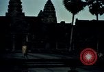 Standbild Statue von Vishnu in Siem Reap Kambodscha, 1939, aus Sekunde 49 historischem Filmmaterial Videoclip 65675028961