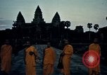 Standbild Statue von Vishnu in Siem Reap Kambodscha, 1939, aus Sekunde 60 historischem Filmmaterial Videoclip 65675028961