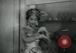 Standbild Schmuck Boutique New York City USA, 1957, aus Sekunde 29 historischem Filmmaterial Videoclip 65675028969