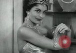 Standbild Schmuck Boutique New York City USA, 1957, aus Sekunde 30 historischem Filmmaterial Videoclip 65675028969