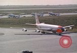 Standbild Air Force One Vandenberg Air Force Base California USA, 1962, aus Sekunde 35 historischem Filmmaterial Videoclip 65675028973